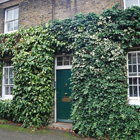 4 St Martins Almshouses London Exterior photo